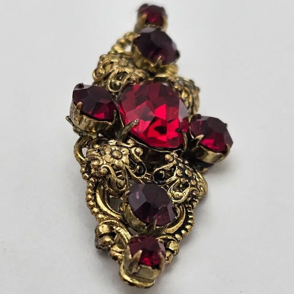 Vtg Red Rhinestone Filigree Brooch Victorian Revival Romance Old‎ Hollywood Glam